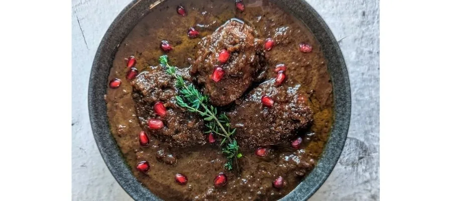 مراحل پخت فسنجان مرغ با اجاق گاز آکورد