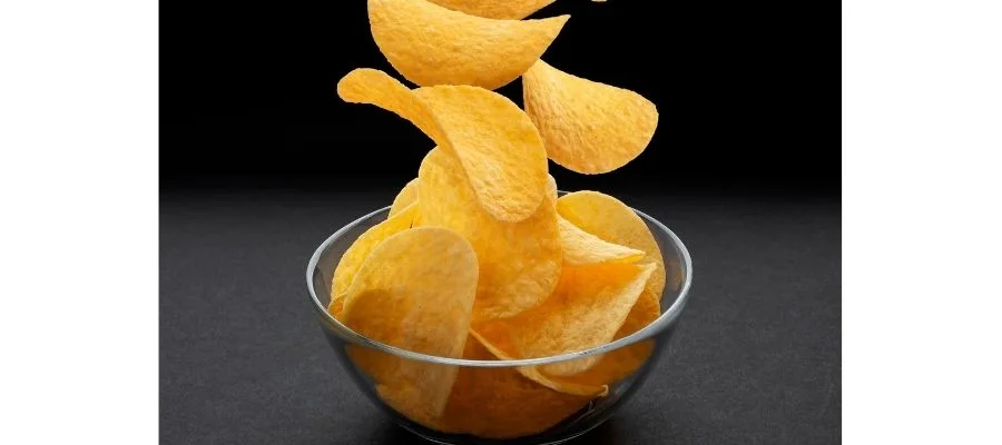 مراحل تهیه چیپس سیب‌زمینی خانگی با اجاق گاز آکورد