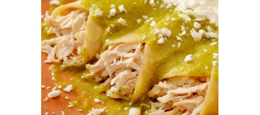 انچیلاداس مرغ و پنیر در فر توکار آکورد