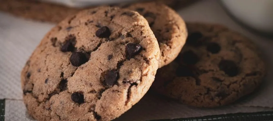 نکات حرفه‌ای پخت کوکی شکلاتی در فر توکار