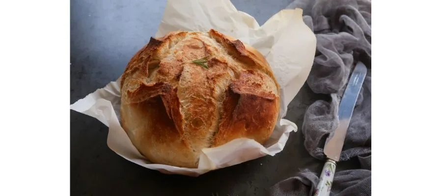 ورز دادن خمیر نان برای پخت در فر