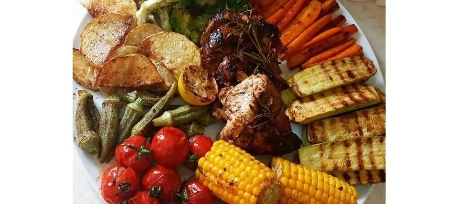 سبزیجات گریل شده با پنیر فتا در فر آکورد